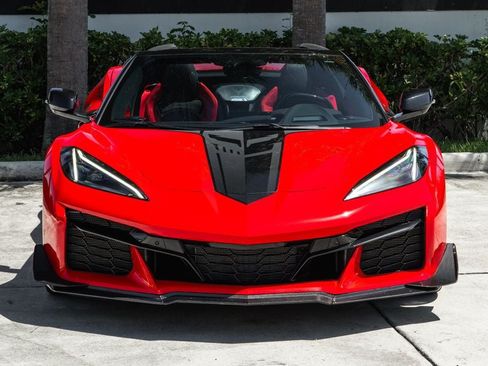 Used 2023 Chevrolet Corvette Z06 RWD image 13