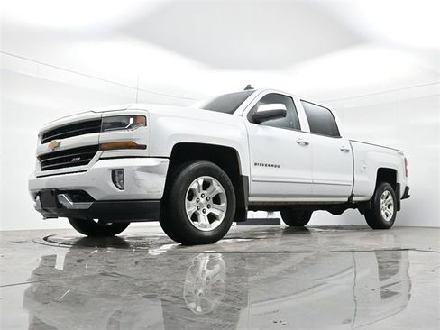 Used 2017 Chevrolet Silverado 1500 LT w/ All Star Edition image 11