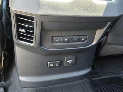 Used 2023 Toyota Tundra Platinum AWD/4WD image 37