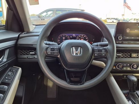 Used 2024 Honda Accord EX image 17
