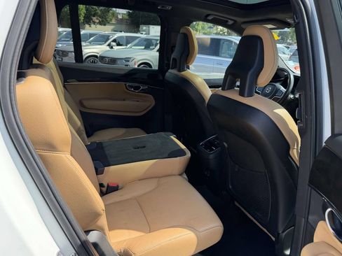 Used 2018 Volvo XC90 T6 Momentum w/ Convenience Package AWD/4WD image 13