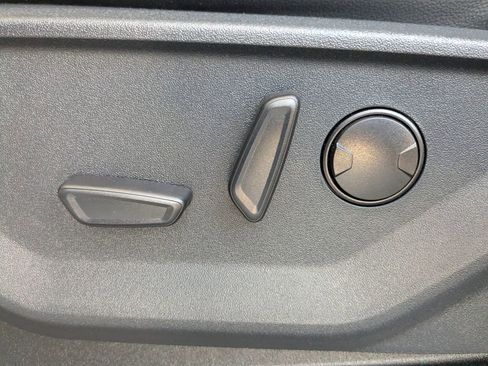 Used 2026 Ford F250 Lariat w/ Chrome Package image 23