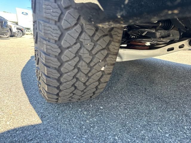 Used 2026 GMC Terrain AT4 w/ LPO, Floor Liner Package AWD/4WD image 9