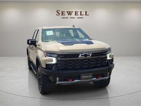 Used 2023 Chevrolet Silverado 1500 ZR2 w/ Technology Package AWD/4WD image 7