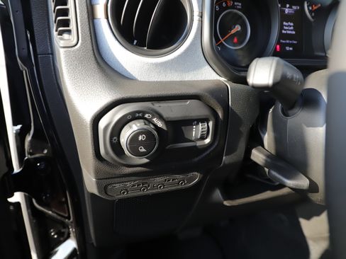 New 2025 Jeep Gladiator Sport image 14