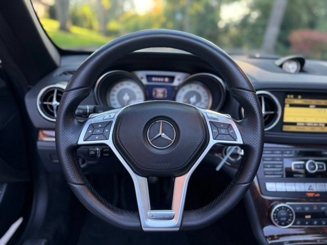 Used 2013 Mercedes-Benz SL 550 image 23