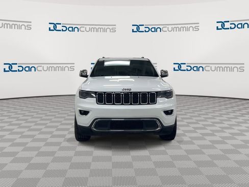 Used 2018 Jeep Grand Cherokee Limited w/ Luxury Group II image 3