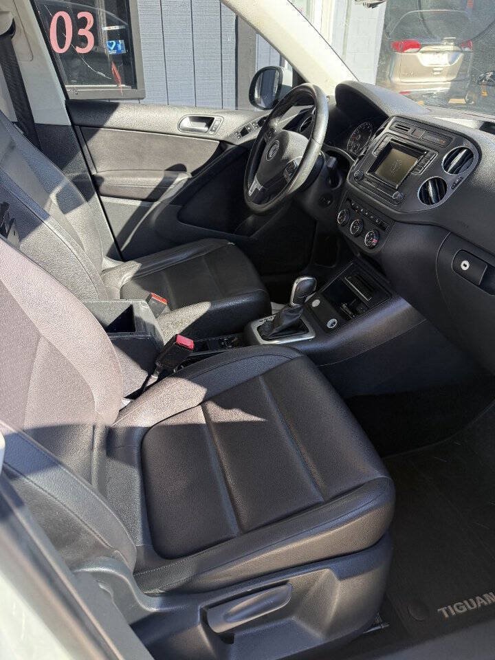 Used 2016 Volkswagen Tiguan S FWD image 8
