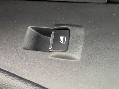 Used 2024 Ford Expedition XLT image 39