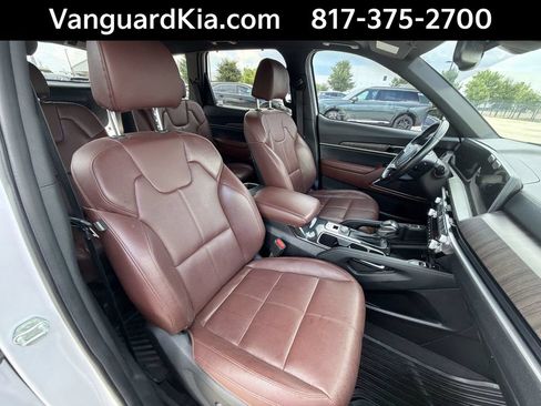 Certified 2024 Kia Telluride EX w/ EX Captain's Chair Package FWD image 27