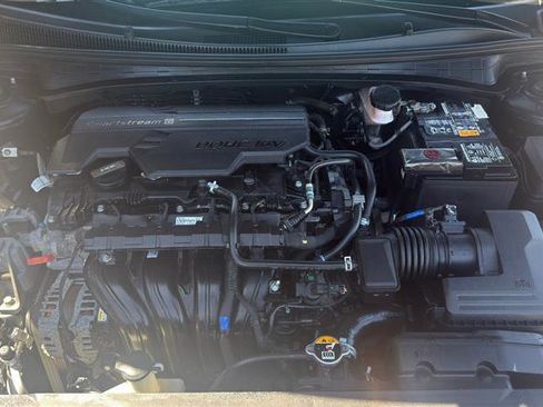 Used 2021 Hyundai Elantra SEL w/ Convenience Package FWD image 10