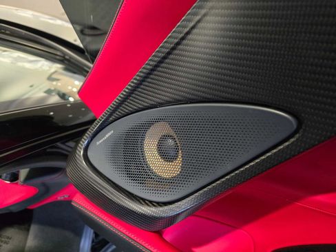 Used 2019 McLaren 570S image 18