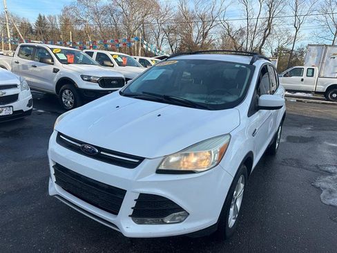 Used 2014 Ford Escape SE w/ Equipment Group 201A image 3