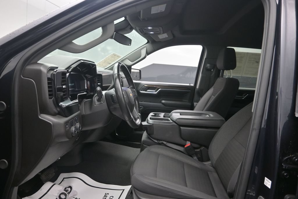 Used 2024 Chevrolet Silverado 1500 LT RWD image 10
