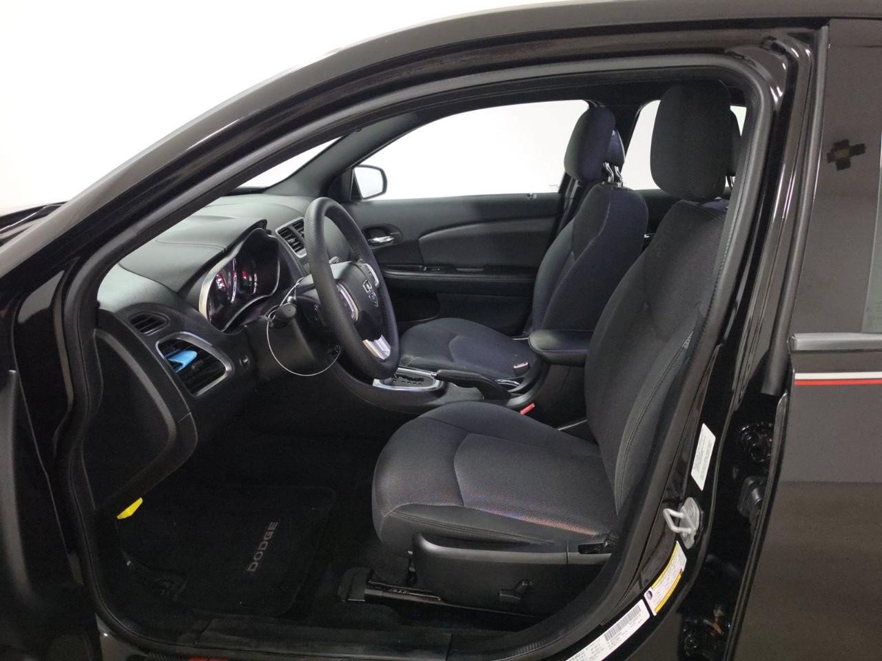 Used 2013 Dodge Avenger SXT FWD image 5