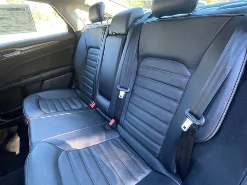 Used 2018 Ford Fusion SE w/ Fusion SE Technology Package image 20