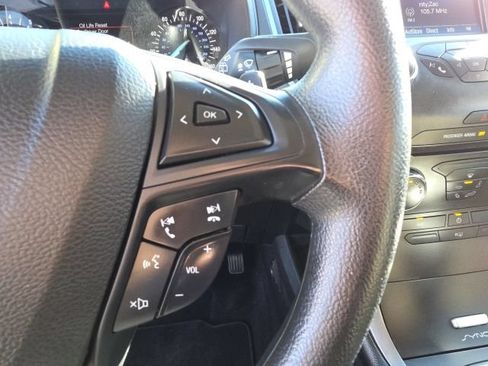 Used 2017 Ford Edge SE FWD image 33