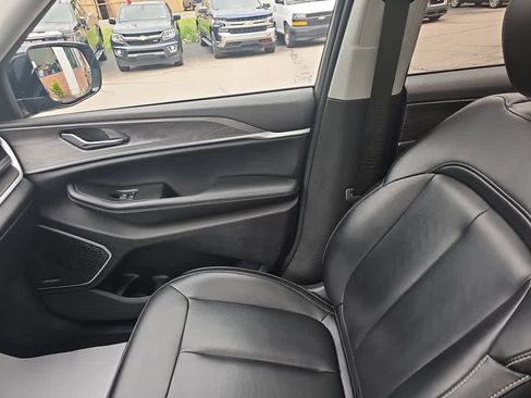 Used 2024 Jeep Grand Cherokee Limited 4xe image 25