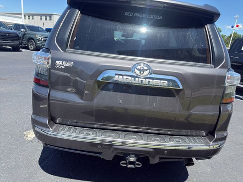 Used 2023 Toyota 4Runner Limited AWD/4WD image 6