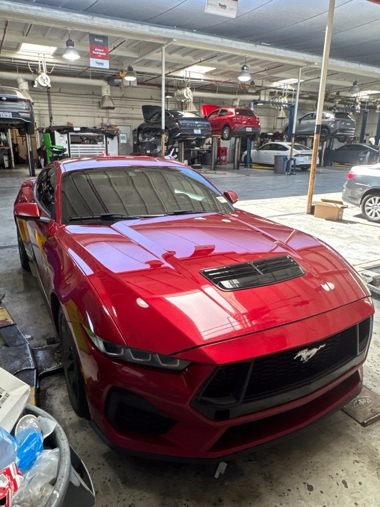 Used 2024 Ford Mustang GT RWD image 3