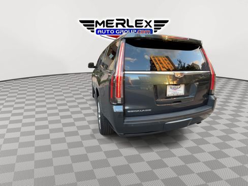 Used 2020 Cadillac Escalade Luxury AWD/4WD image 6