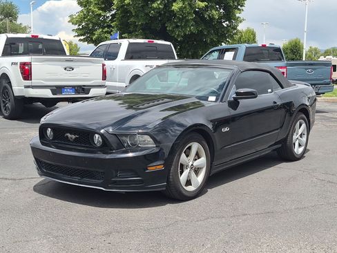Used 2013 Ford Mustang GT RWD image 10