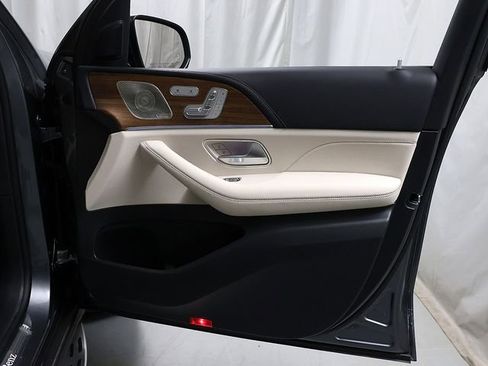 Certified 2026 Mercedes-Benz GLS 450 4MATIC image 37