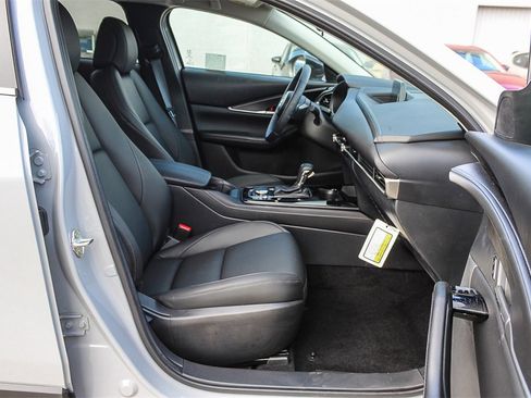 New 2025 MAZDA CX-30 AWD 2.5 S w/ Select Sport Pkg image 18