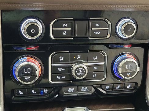 Certified 2024 GMC Yukon Denali w/ Denali Reserve Package AWD/4WD image 17