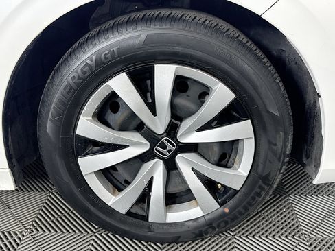 Used 2024 Honda Civic LX image 30