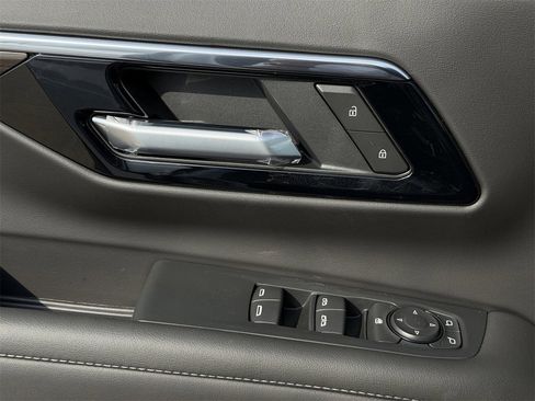 New 2026 Chevrolet Suburban LS image 21