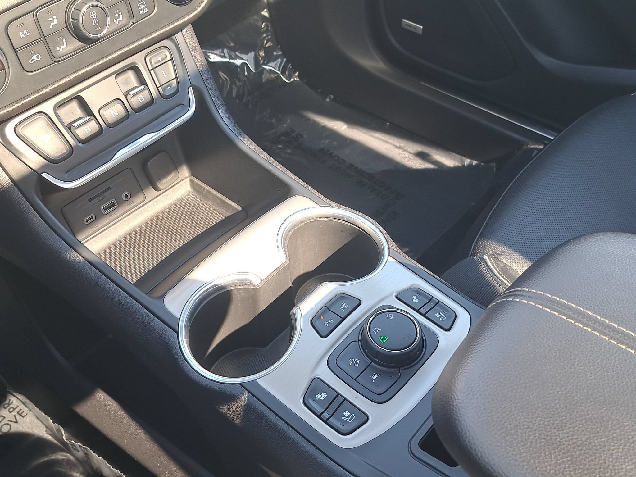 Used 2020 GMC Terrain Denali w/ Denali Premium Package AWD/4WD image 25