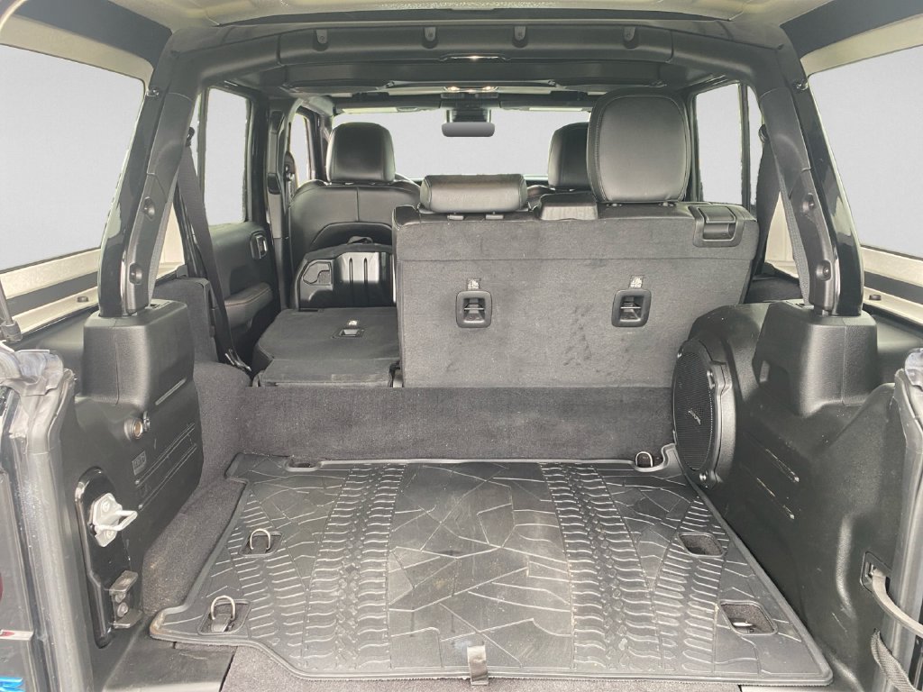 Used 2023 Jeep Wrangler Unlimited Sahara AWD/4WD image 27