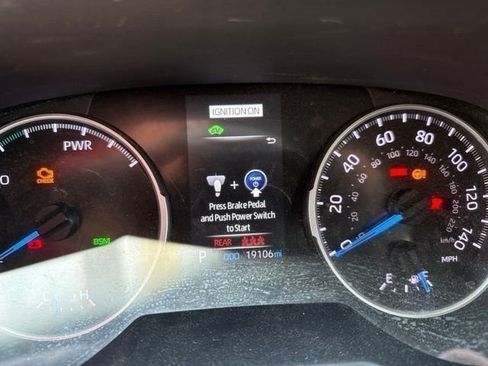 Used 2022 Toyota RAV4 SE w/ Convenience Package AWD/4WD image 9