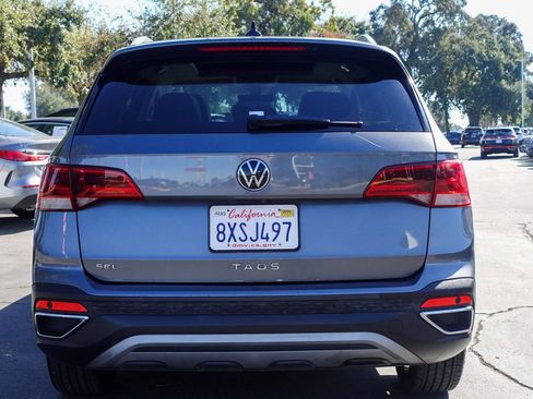 Used 2022 Volkswagen Taos SEL w/ Panoramic Sunroof Package image 9