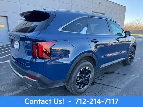 New 2025 Kia Sorento S image 6