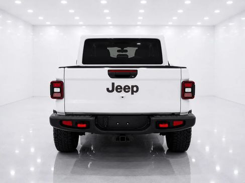 Used 2021 Jeep Gladiator Rubicon AWD/4WD image 4