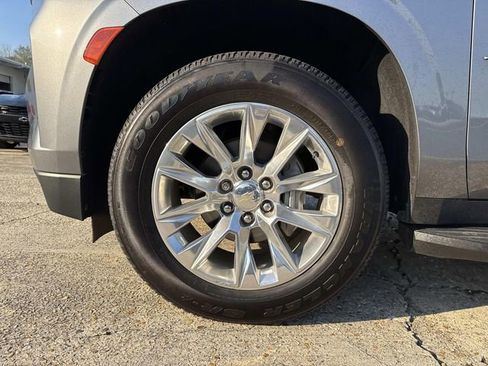 Used 2021 Chevrolet Tahoe Premier w/ Premium Package image 19