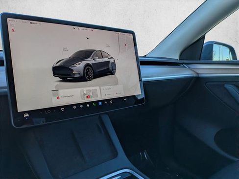 Used 2023 Tesla Model Y Performance image 12