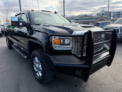 Used 2019 GMC Sierra 3500 Denali w/ Duramax Plus Package image 8