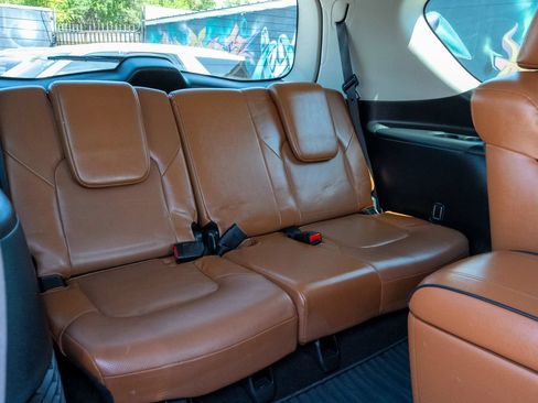 Used 2018 INFINITI QX80 4WD w/ Deluxe Technology Package image 11
