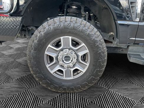 Used 2024 Ford F350 Lariat w/ FX4 Off-Road Package image 14