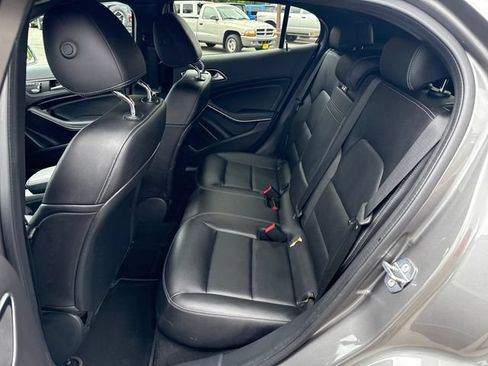 Used 2019 Mercedes-Benz GLA 250 4MATIC image 13