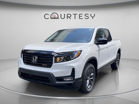 Used 2023 Honda Ridgeline Sport image 1