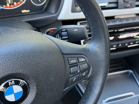 Used 2018 BMW 320i xDrive Sedan w/ Premium Package AWD/4WD image 23