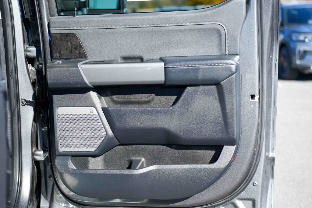 Used 2025 Ford F250 Lariat AWD/4WD image 17