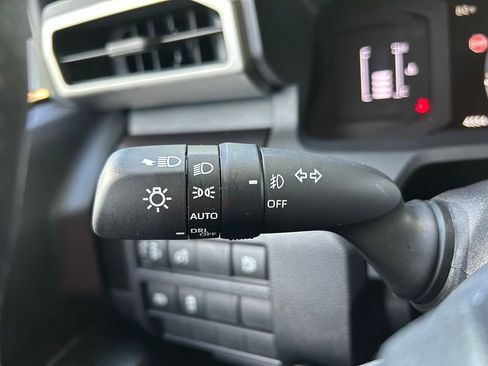 Used 2025 Toyota 4Runner SR5 AWD/4WD image 22