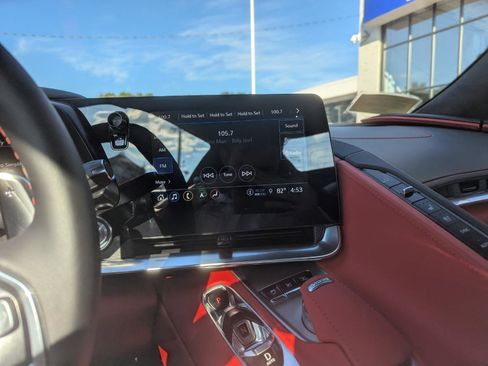 Used 2023 Chevrolet Corvette Stingray Premium Conv w/ Z51 Performance Package RWD image 31