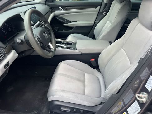 Used 2019 Honda Accord EX image 9