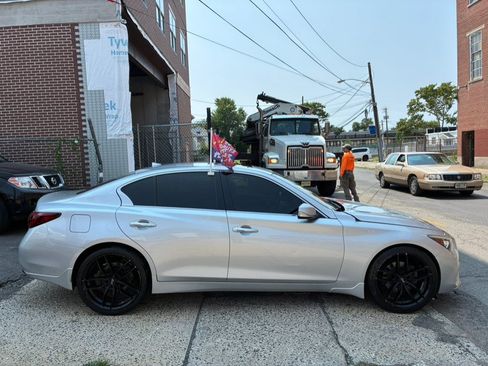 Used 2018 INFINITI Q50 Luxe w/ Essential Package (3.0T Luxe) AWD/4WD image 9